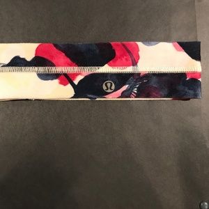 Lululemon Athletica Fly Away Tamer Headband